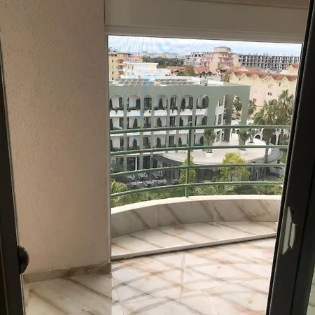 Aroni Golem (Tirana)